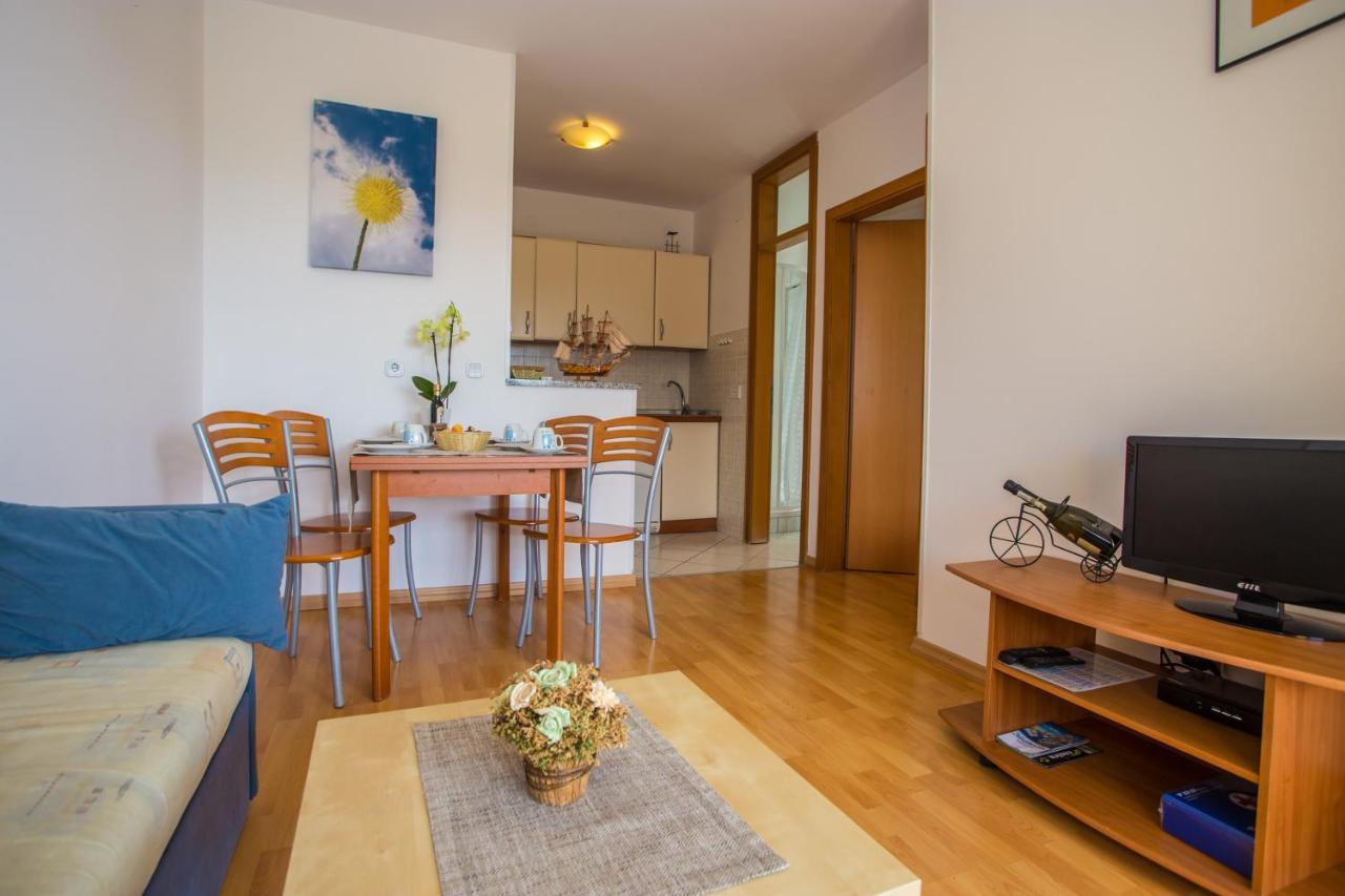 Apartman Vlado Apartment Върсар Екстериор снимка